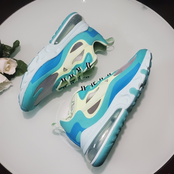 (SOLD) Nike Air Max 270 React Unisex - Picture 2 of 7